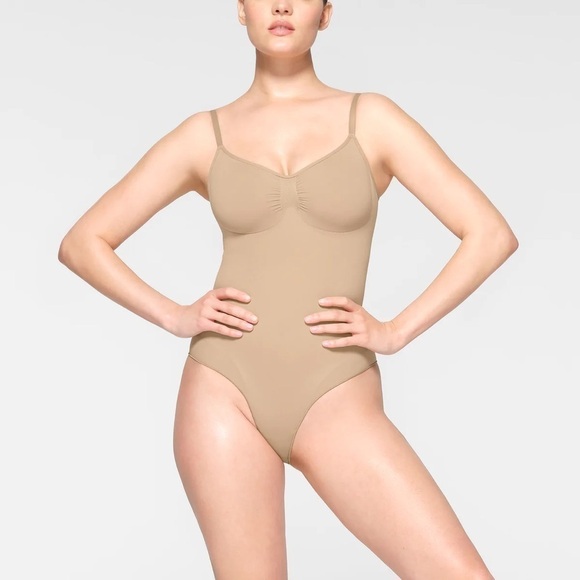 Skims Seamless Sculpting Bodysuit Brief S/M - Picture 1 of 12